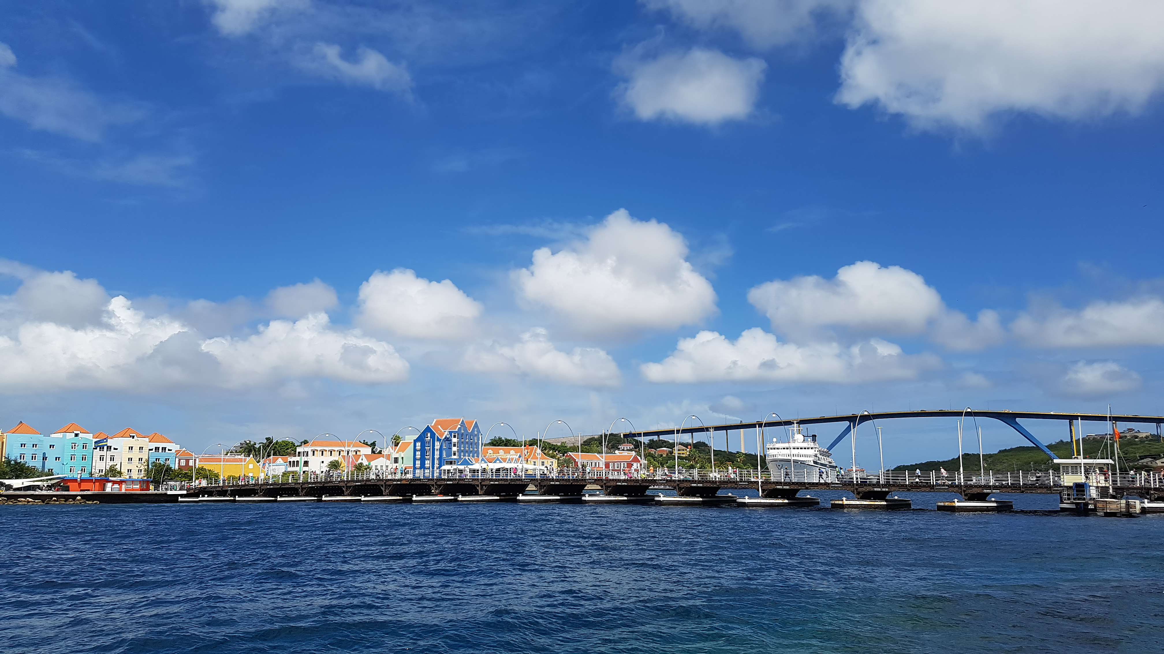 2018-01-22 - 12-45-41 - Willemstad Skyline